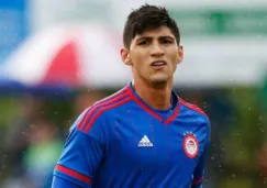 Alan Pulido en un partido de Olympiacos