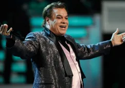 Juan Gabriel, durante un concierto