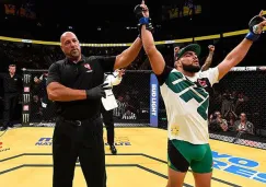 Gastelum celebra su triunfo en UFC 200