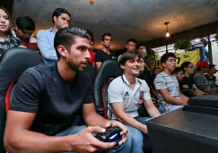 Lalo Herrera prueba sus habilidades en FIFA