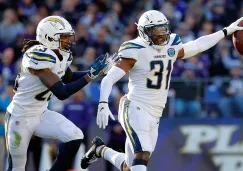 Jugadores de los Chargers celebran una anotación