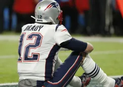 Tom Brady en el suelo durante el Super Bowl LII