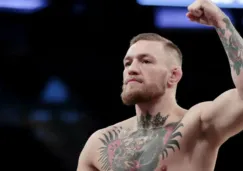 Conor McGregor durante un combate de MMA