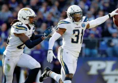 Jugadores de los Chargers celebran una anotación