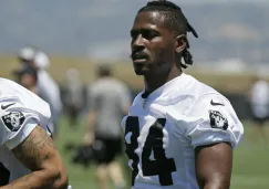 Antonio Brown durante una práctica con los Raiders