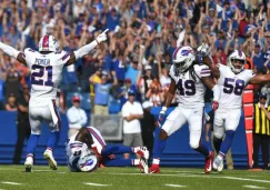 Jordan Poyer y Tremaine Edmunds festejan anotación 