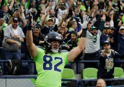 Luke Willson celebra el touchdown de los Seahawks