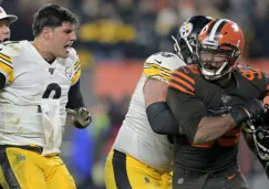 Mason Rudolph y Myles Garrett durante la pelea