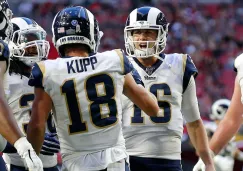 Jared Goff y Cooper Kupp celebran un touchdown