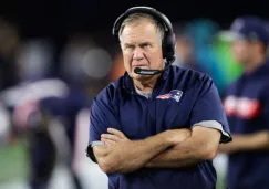 Bill Belichick observa un juego de los Patriots