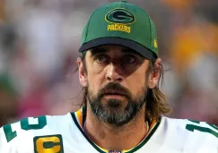 Aaron Rodgers se lamenta en un juego