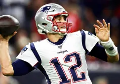 Tom Brady jugando partido de la NFL con Patriotas