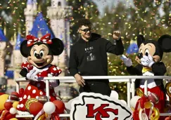 ¡Festejo a lo grande! Patrick Mahomes desfiló con su trofeo de Super Bowl en Disney