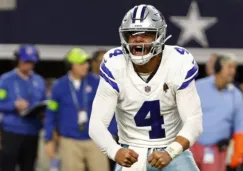 Dak se queda como QB de los Vaqueros de Dallas