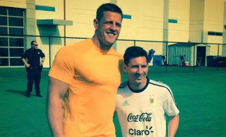 JJ Watt presume foto con Lionel Messi en Houston