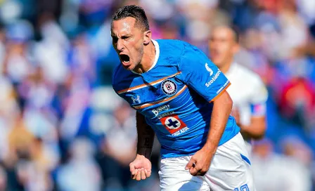 Cruz Azul vuelve a la vida al pegarle a Pumas