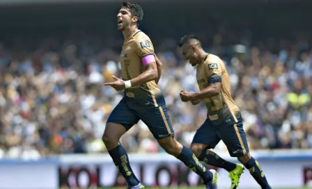 Pumas derrota a Chivas y mantiene invicto en casa