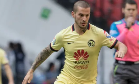 Benedetto recibe su carta de naturalización