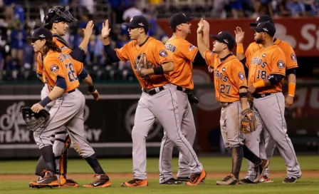 Astros derrota a Reales y lidera la serie divisional