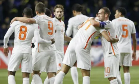 Holanda, aún con opciones de Eurocopa tras derrotar a Kazajistán