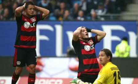 Bayer Leverkusen iguala a cero con Chicharito en la cancha