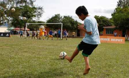 Niños triquis buscan lugar en "Fábrica de garra"