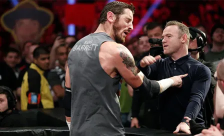 Wayne Rooney le dio una cachetada a Wade Barrett