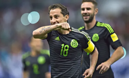 México gana, pero no luce contra El Salvador