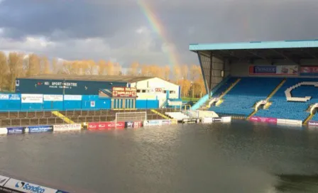 Equipo inglés se burla de su rival tras inundación de estadio