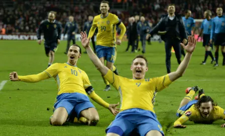 Doblete de Zlatan clasifica a Suecia a la Euro 2016