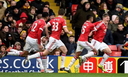 Manchester United gana de manera agónica