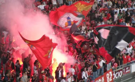 Aficionados de Benfica irrumpen en práctica del equipo