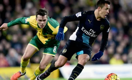 Arsenal se aleja de la cima tras empatar con Norwich