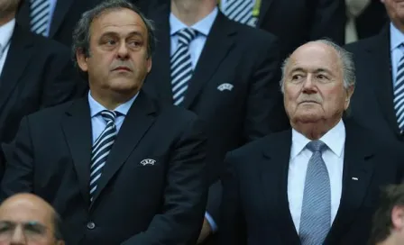 Blatter y Platini, suspendidos ocho años del futbol