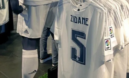 Real Madrid relanza playera de Zinedine Zidane