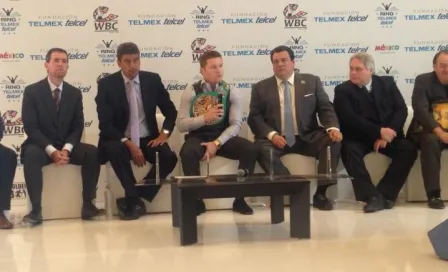 Canelo recibe cinturón Diamante del CMB