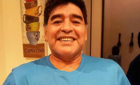 Maradona tacha de ladrones a Blatter y Platini