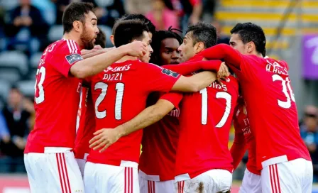 Benfica obtiene voltereta con Jiménez en el campo