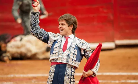 Juli vive polémica tarde en Plaza México