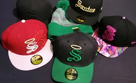 New Era estrena colección de gorras de Santos