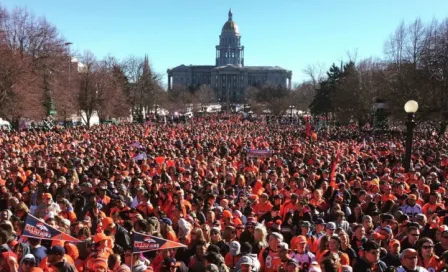 Un millón de aficionados se congrega en desfile de Broncos