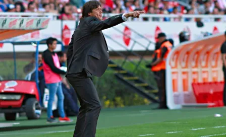 "Estamos orinados por un dinosaurio": Almeyda