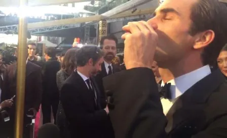 Roger Federer bebe shot de tequila en los Premios Oscar