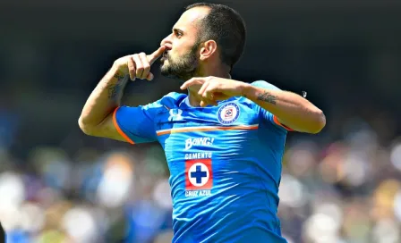 Víctor Vázquez se estrena en Liga MX contra Pumas 