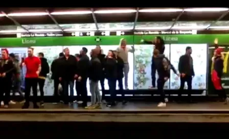 Fans del Arsenal causan destrozos en Metro de Barcelona 