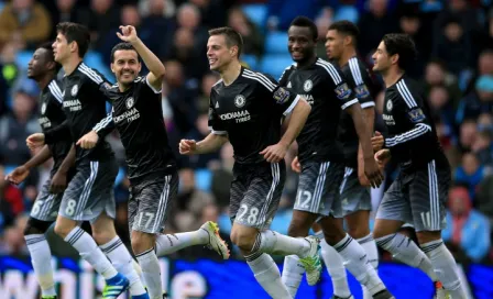 Chelsea aspira a subir lugares frente al Swansea