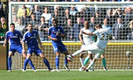 Chelsea cae por primera vez con Hiddink en Premier