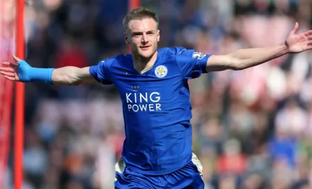 Leicester 'acaricia' título de Premier con doblete de Vardy