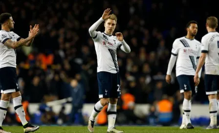 Tottenham empata y deja la Premier en manos del Leicester