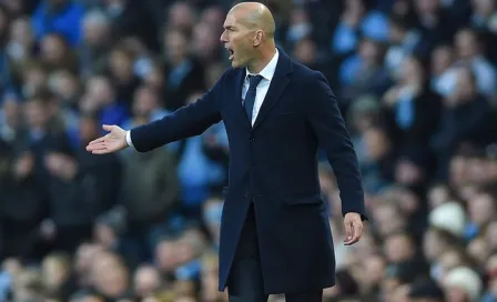 Zidane vuelve a romper su pantalón en Champions